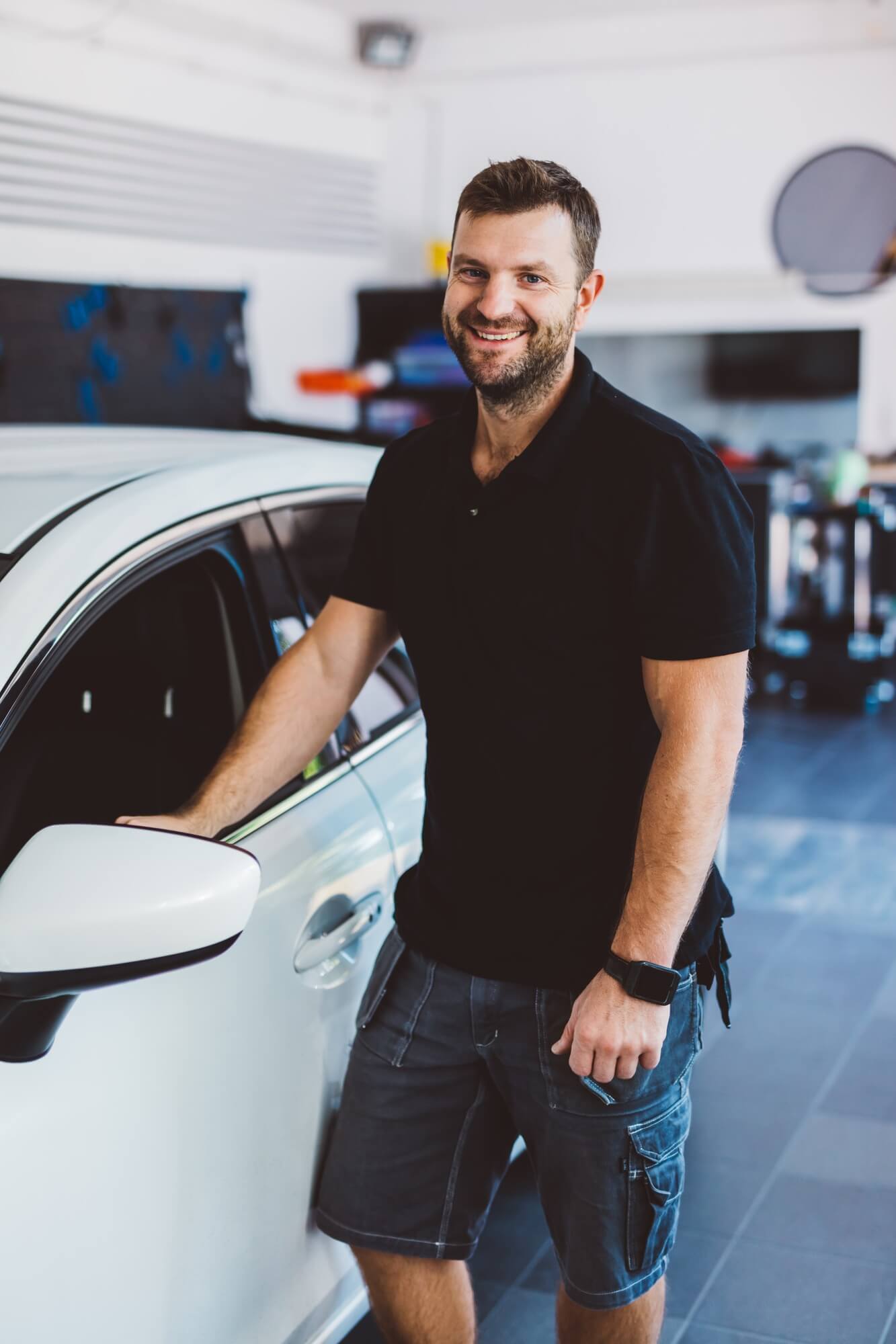 car-mechanic-in-workshop-1.jpg